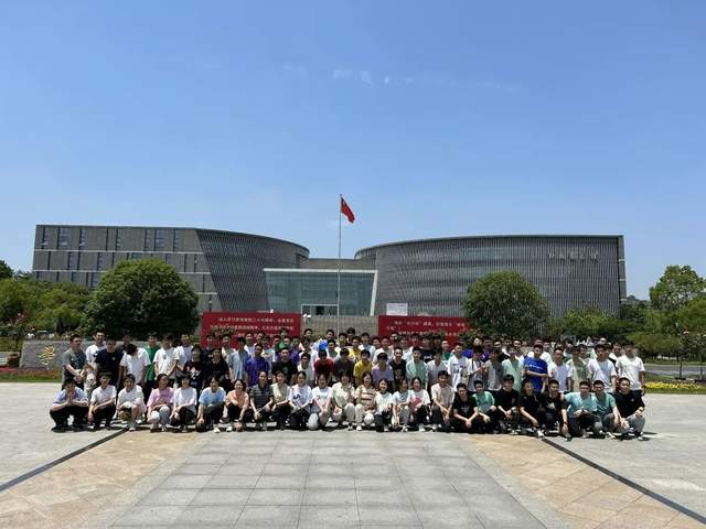 江苏省泰州中学高一年级南京大学研学活动圆满成功 